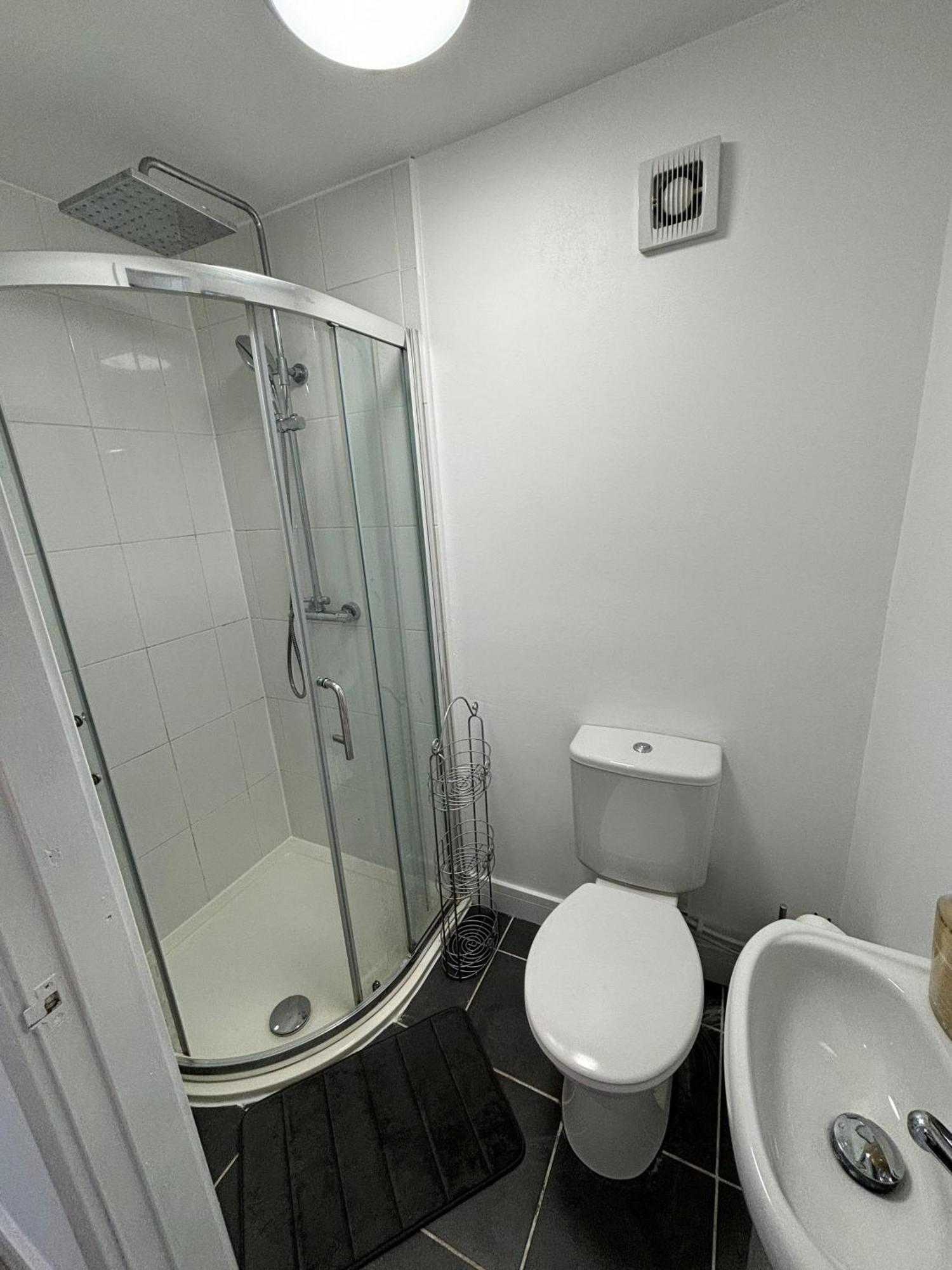 Modern & Cozy Gem - 10Min To City Center - Parking Йорк Екстериор снимка