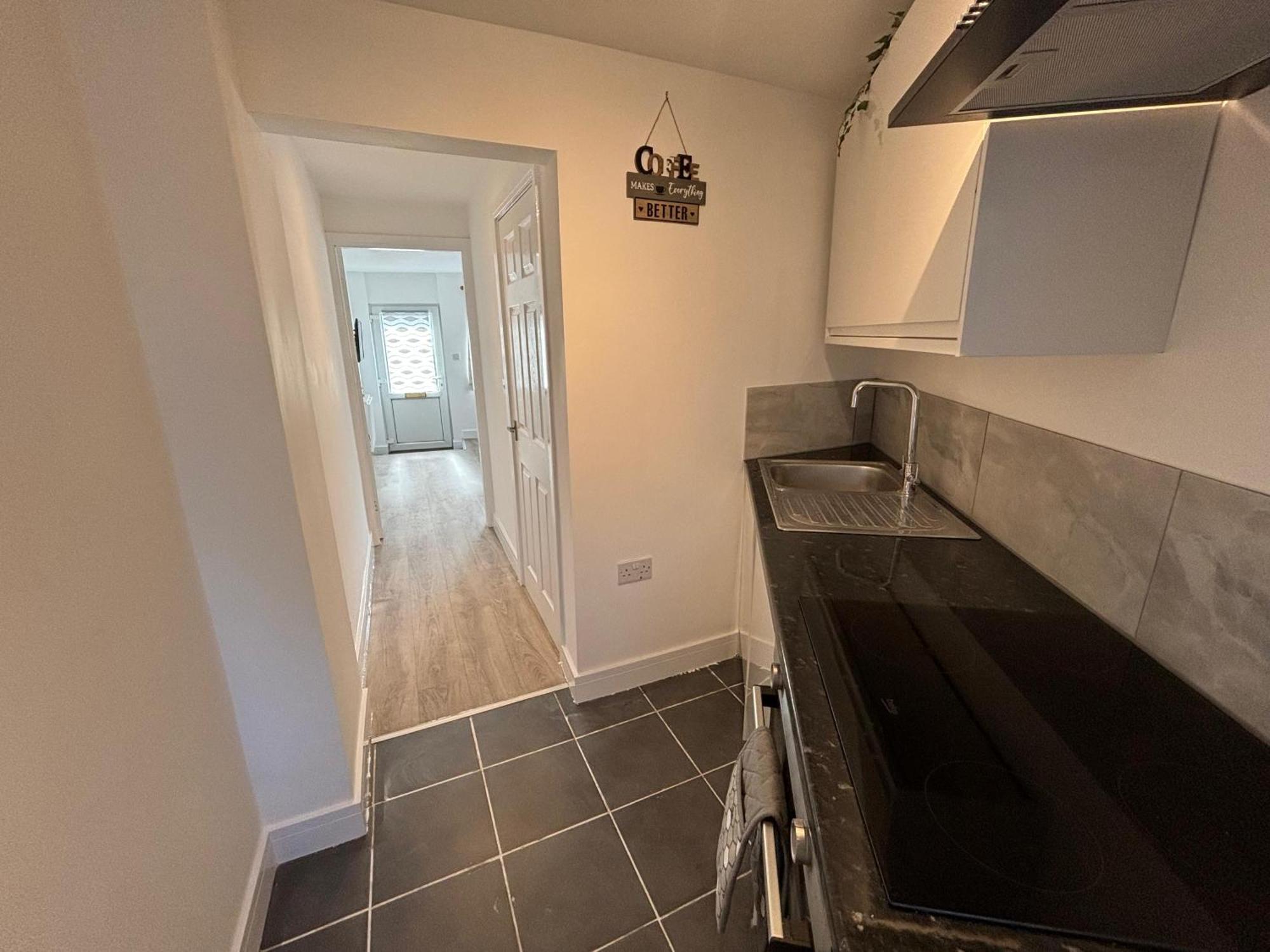 Modern & Cozy Gem - 10Min To City Center - Parking Йорк Екстериор снимка