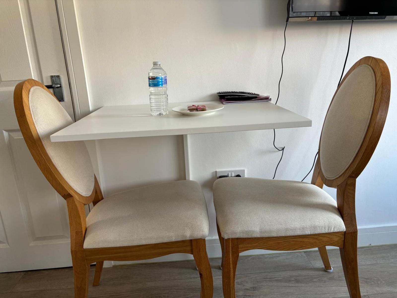 Modern & Cozy Gem - 10Min To City Center - Parking Йорк Екстериор снимка
